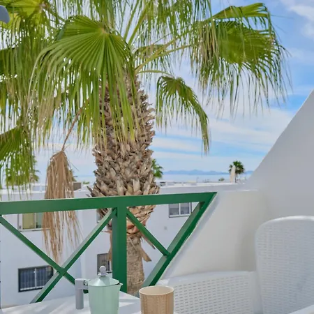 Floor Ocean Views Lanzamar - Renovated Gem With A Sunny, Private Terrace & Elevator & Pool - Puerto del Carmen