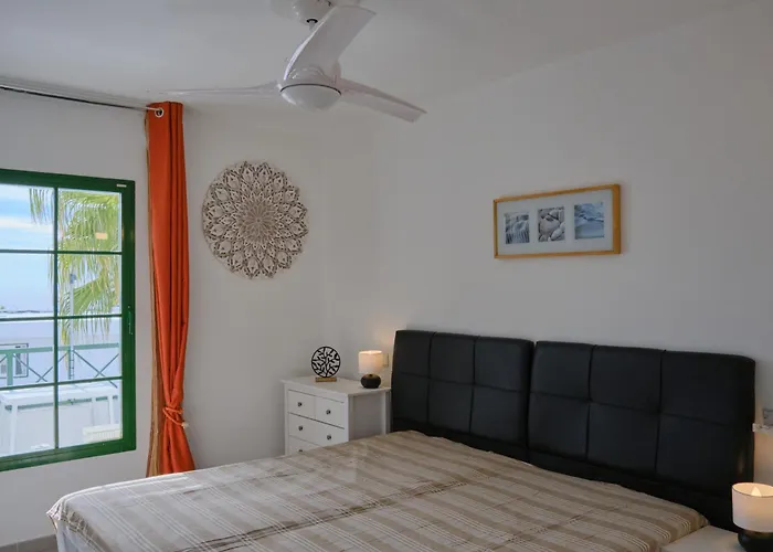 Apartament Floor Ocean Views Lanzamar - Renovated Gem With A Sunny, Private Terrace & Elevator & Pool - Puerto del Carmen (Lanzarote)