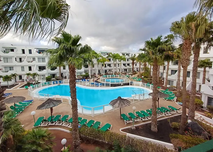 Floor Ocean Views Lanzamar - Renovated Gem With A Sunny, Private Terrace & Elevator & Pool - Apartament