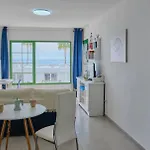 Апартаменты Floor Ocean Views Lanzamar - Renovated Gem With A Sunny, Private Terrace & Elevator & Pool -