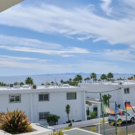Апартаменты Floor Ocean Views Lanzamar - Renovated Gem With A Sunny, Private Terrace & Elevator & Pool -
